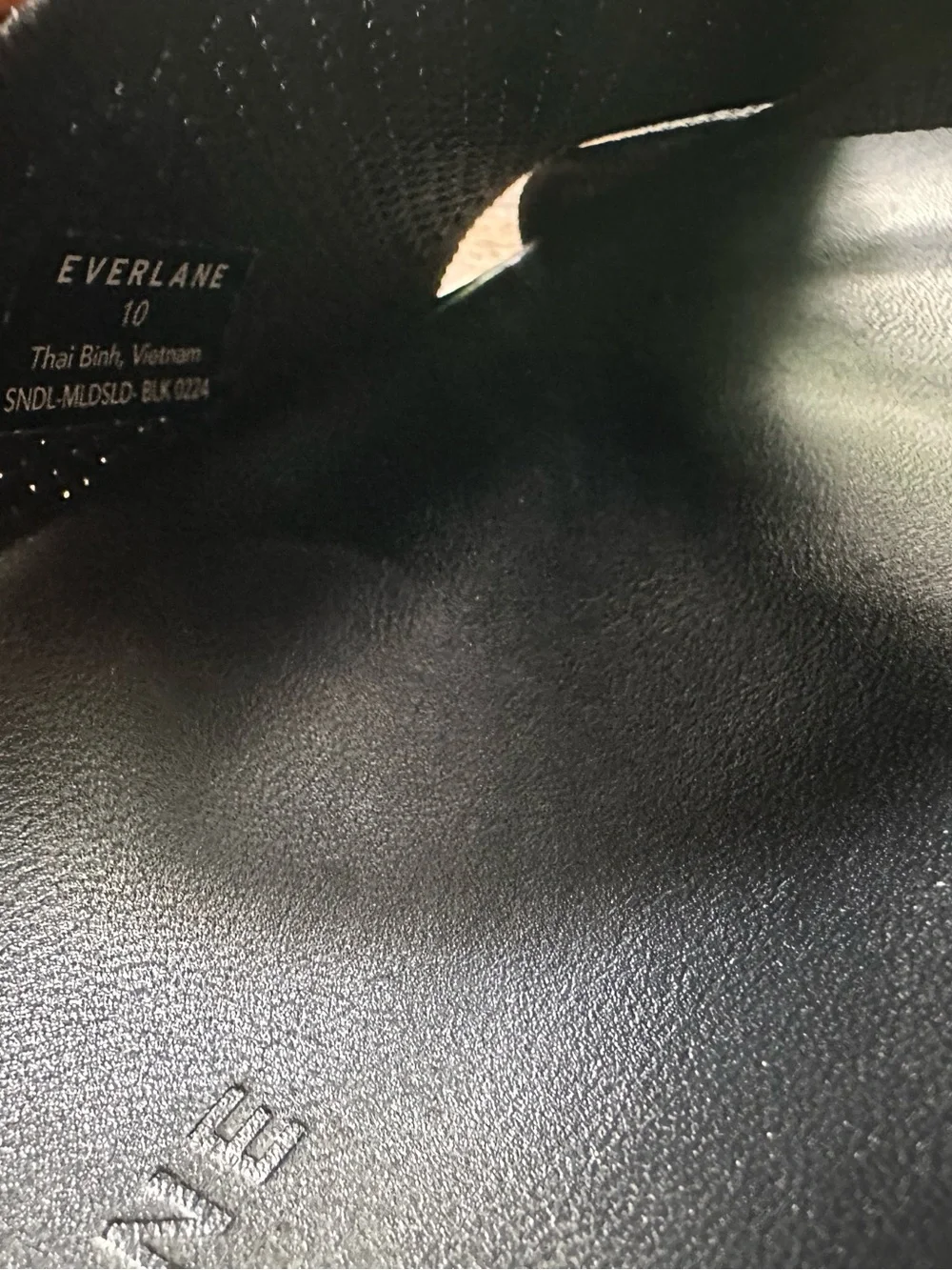 Everlane reknit form crossover sandals - Picture 2 of 6